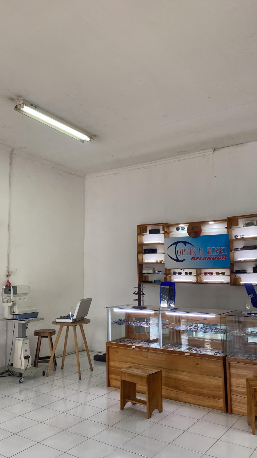 Optik B. Riski Delanggu